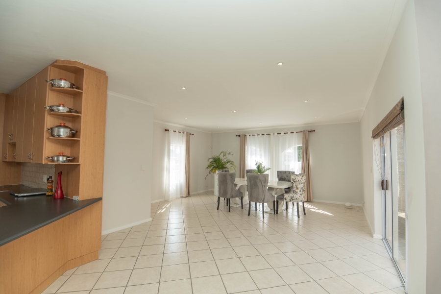 4 Bedroom Property for Sale in Summerstrand Eastern Cape
